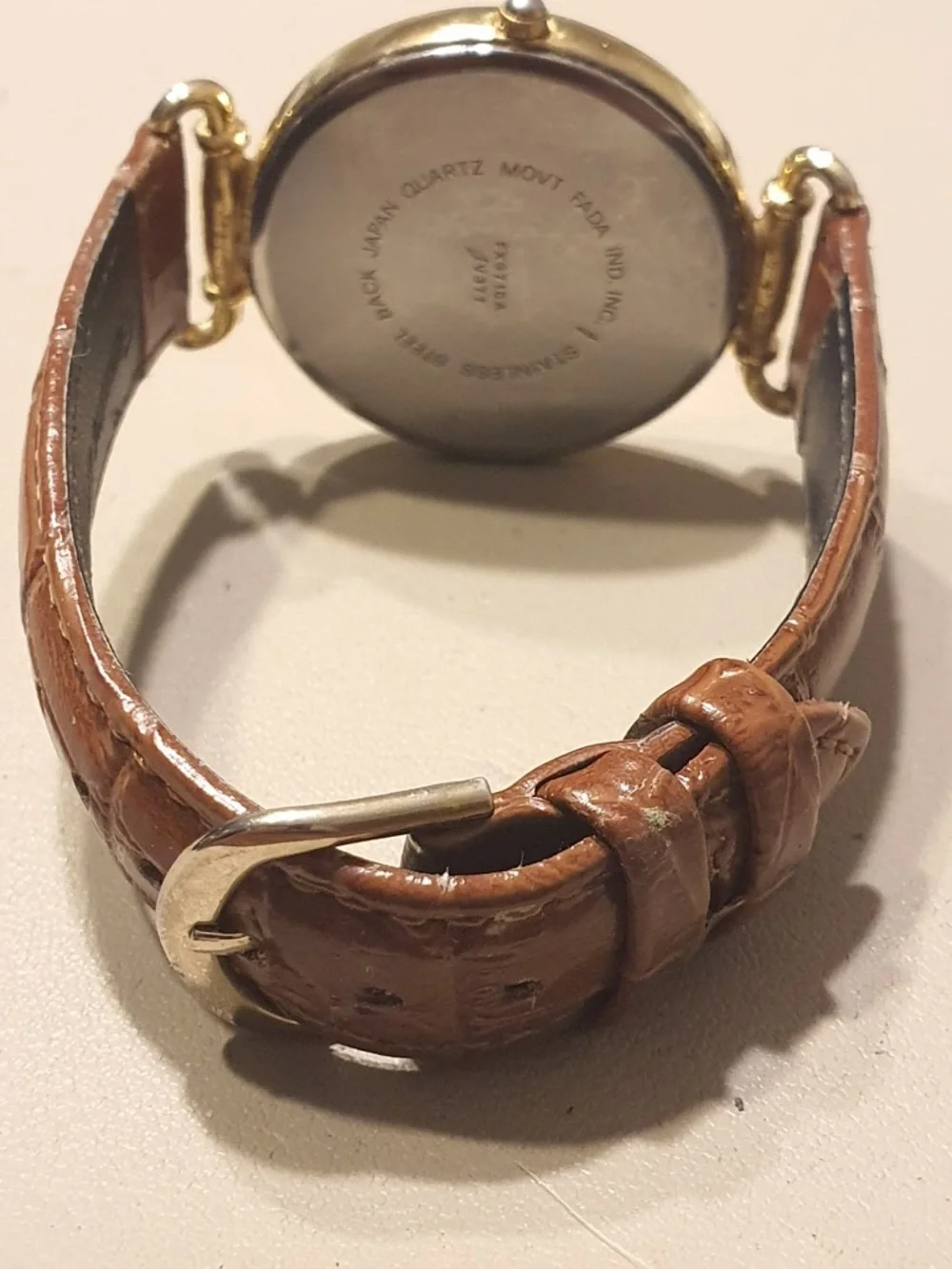 🦋10/$20🦋 Goldtone/White Leather Women's Christmas Watch